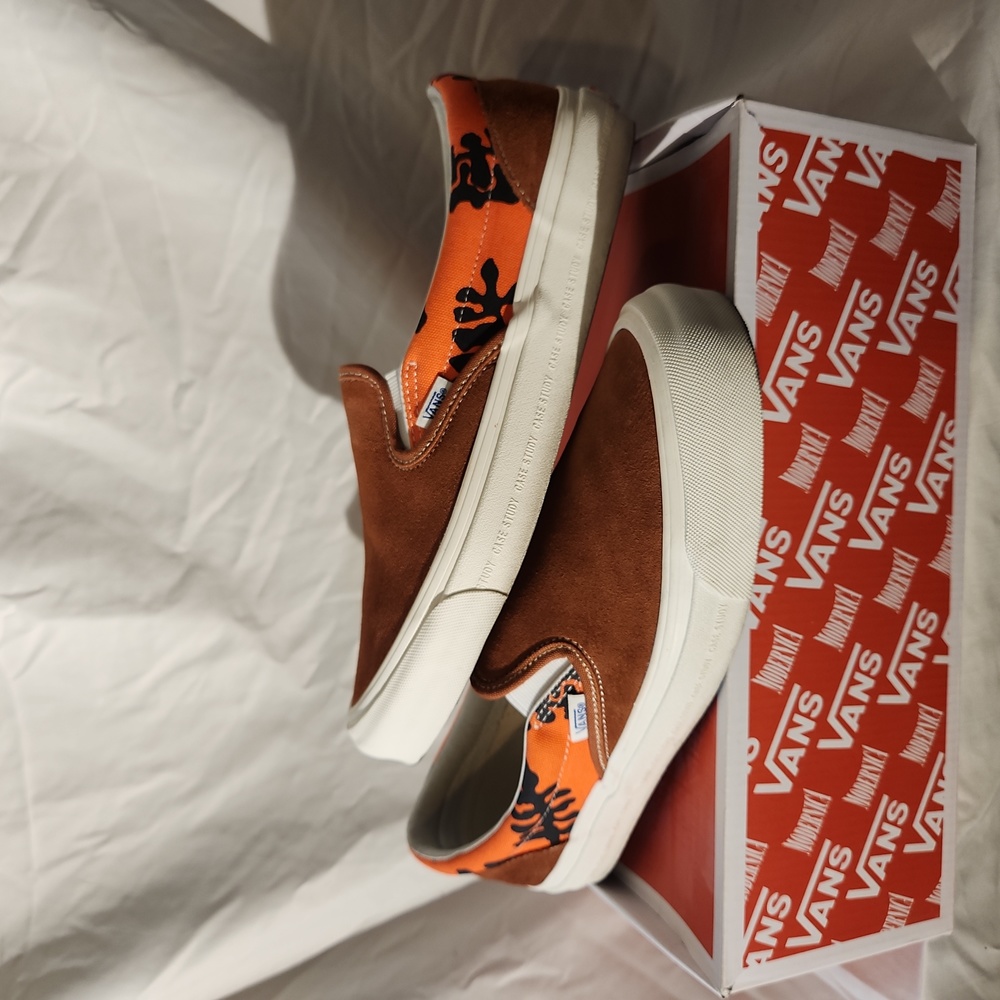 VANS VAULT